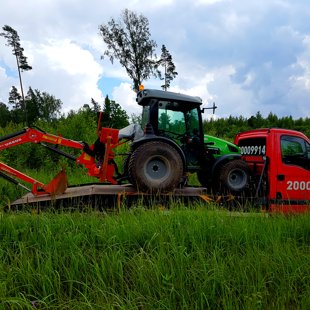 Traktortehnikas evakuācija