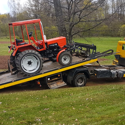 Traktortehnikas autoevakuators